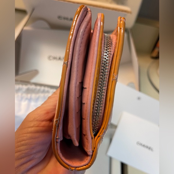 Chanel quilted Patent Leather Wallet & dust bag in Cream-cicle orange - Picture 7 of 16